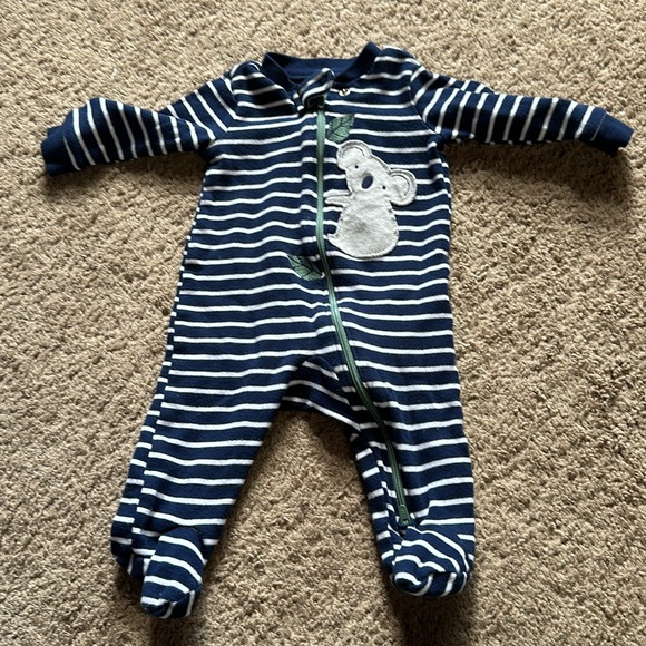 Bundle of 2 footies - Picture 2 of 4